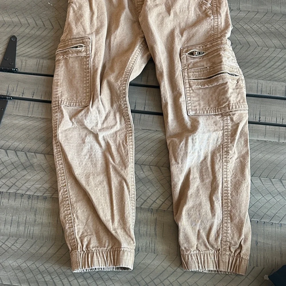 GAP Kids Cargo Joggers in Tan Beige